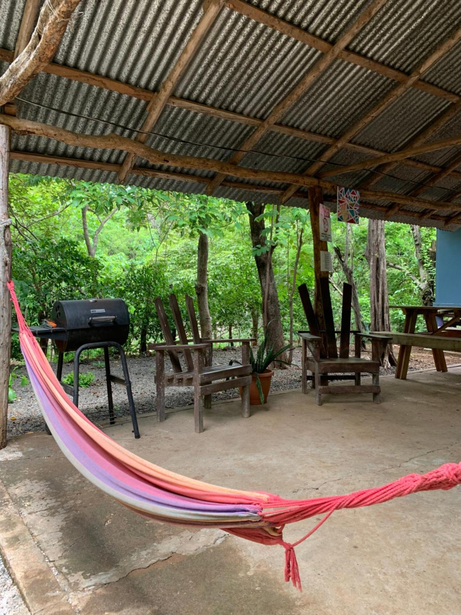Nieves Surf Hostel And Camping Playa Avellana Exterior photo
